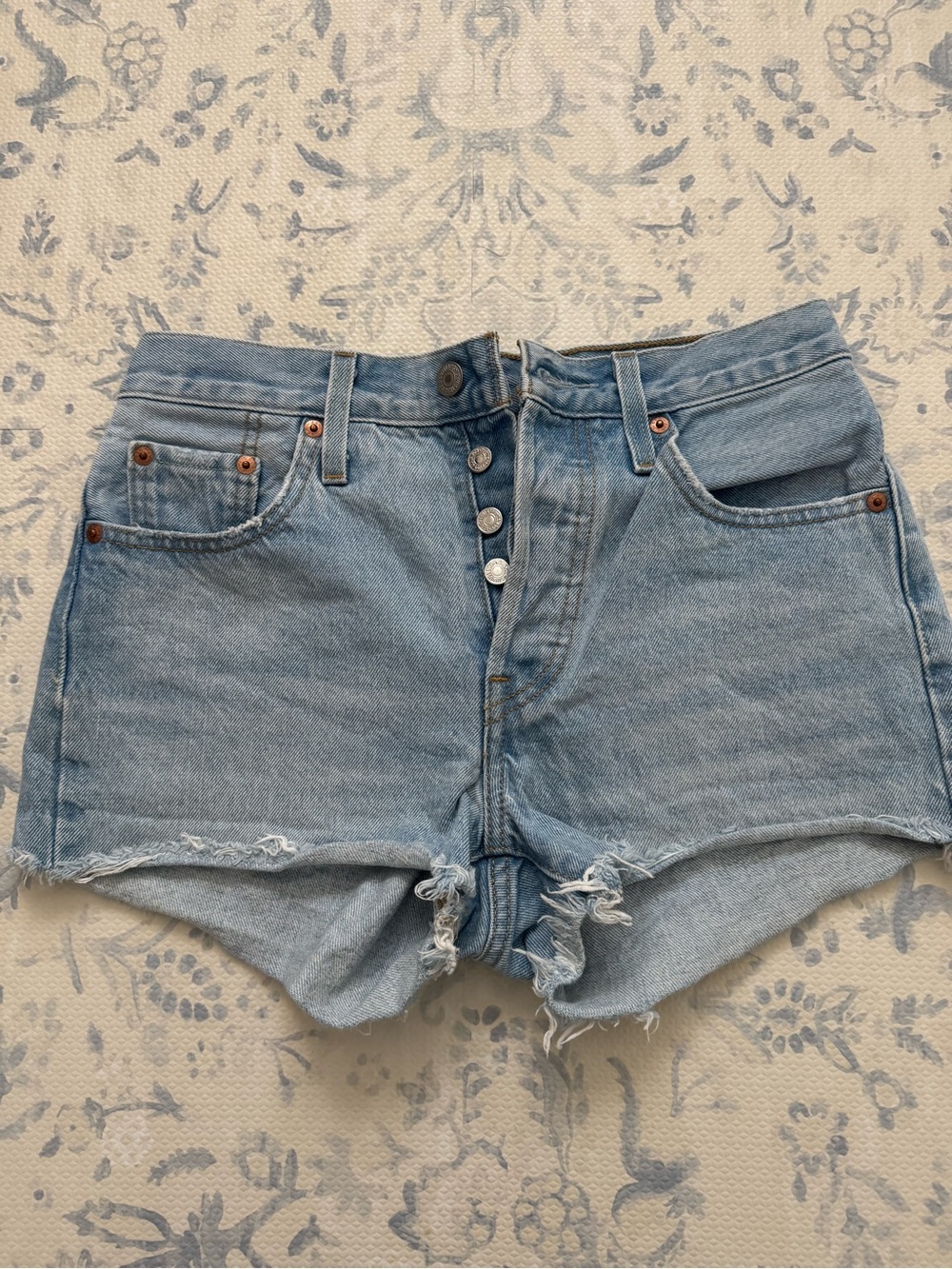 High-Rise Medium Wash Levi’s 501 Denim Shorts